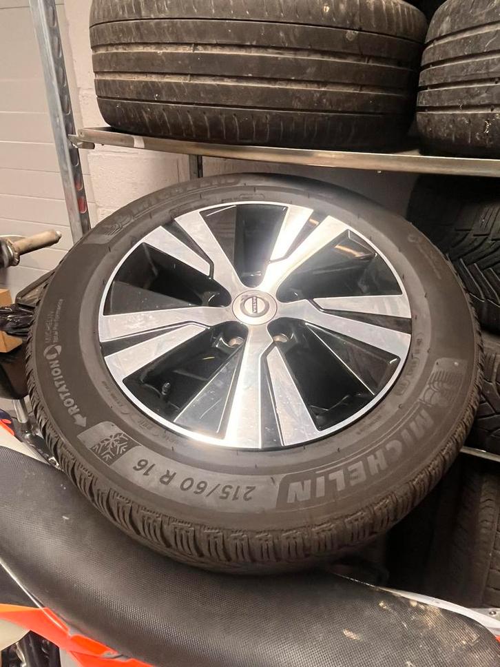 Jantes 4x4 et pneus d'hiver Volvo V60 16 pouces, Autos : Pièces & Accessoires, Pneus & Jantes, Jante(s), Pneus hiver, Enlèvement