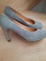 Mooie licht grijze pumps, Vêtements | Femmes, Chaussures, Neuf, Gris, Enlèvement, Gabor