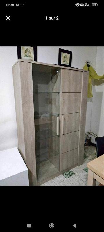 Vitrine/vaisselier  beschikbaar voor biedingen