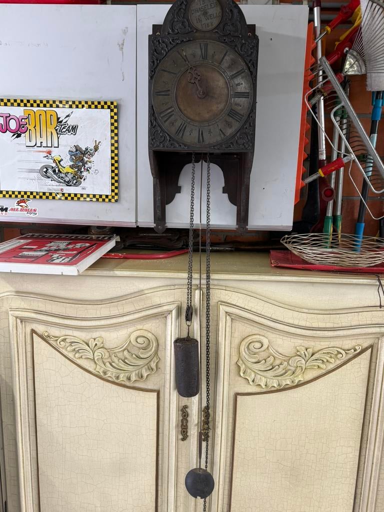 ANTIEKE HANGKLOK MET 1 WIJZER, Ophalen