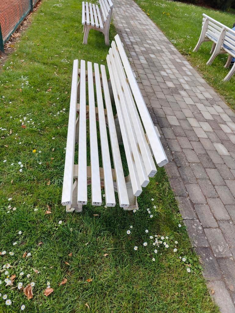 Gratis af te halen, witte PVC banken, Ophalen