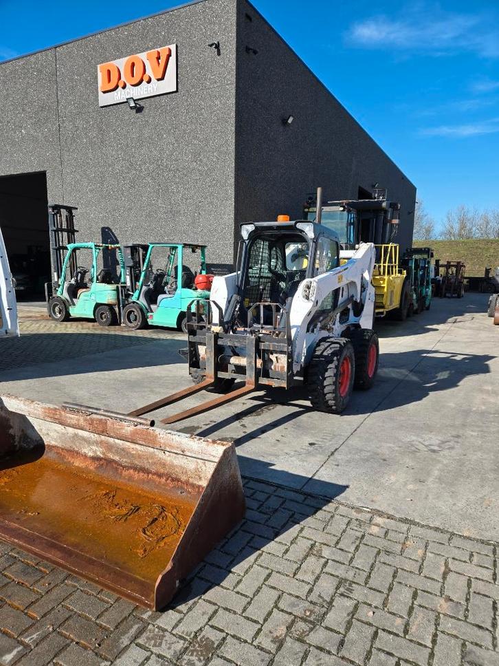 Bobcat S770, Articles professionnels, Machines & Construction | Grues & Excavatrices, Chargeuse sur pneus ou Chouleur, Enlèvement