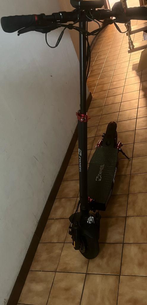 Zeewheel Step – Uniek 2-kleuren design 45KM Per uur, Fietsen en Brommers, Steps, Zo goed als nieuw, Ophalen of Verzenden