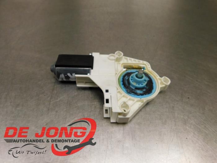 Moteur de vitre portière d'un Audi A4, Autos : Pièces & Accessoires, Carrosserie & Tôlerie, Audi, Utilisé, 3 mois de garantie