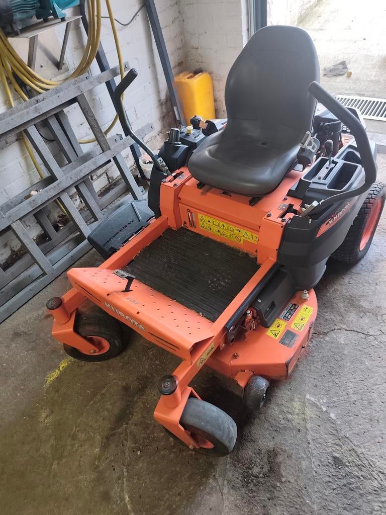 Zitmaaier kubota, Ophalen