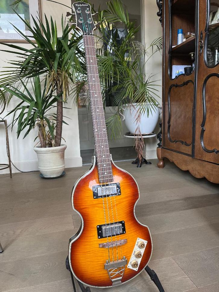 Epiphone Viola - basgitaar, Muziek en Instrumenten, Snaarinstrumenten | Gitaren | Bas, Zo goed als nieuw, Elektrisch, Ophalen