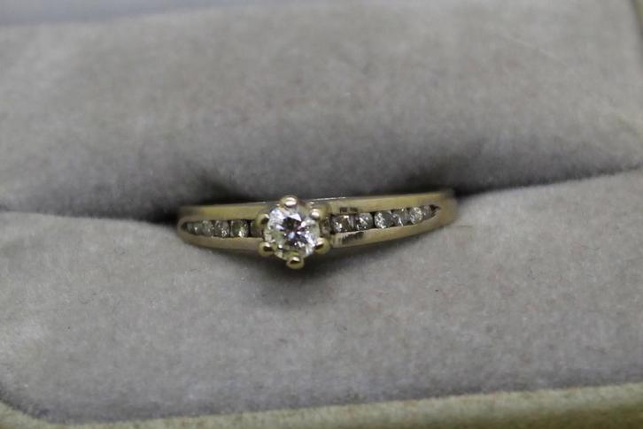 Bague en or avec diamants., Bijoux, Sacs & Beauté, Bagues, Utilisé, Femme, 17 à 18, Blanc, Or, Avec pierre précieuse, Enlèvement ou Envoi