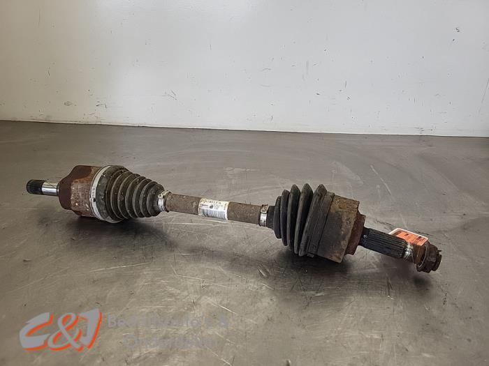 Aandrijfas links-voor van een Mercedes Vito, Gebruikt, -, Ophalen of Verzenden, -