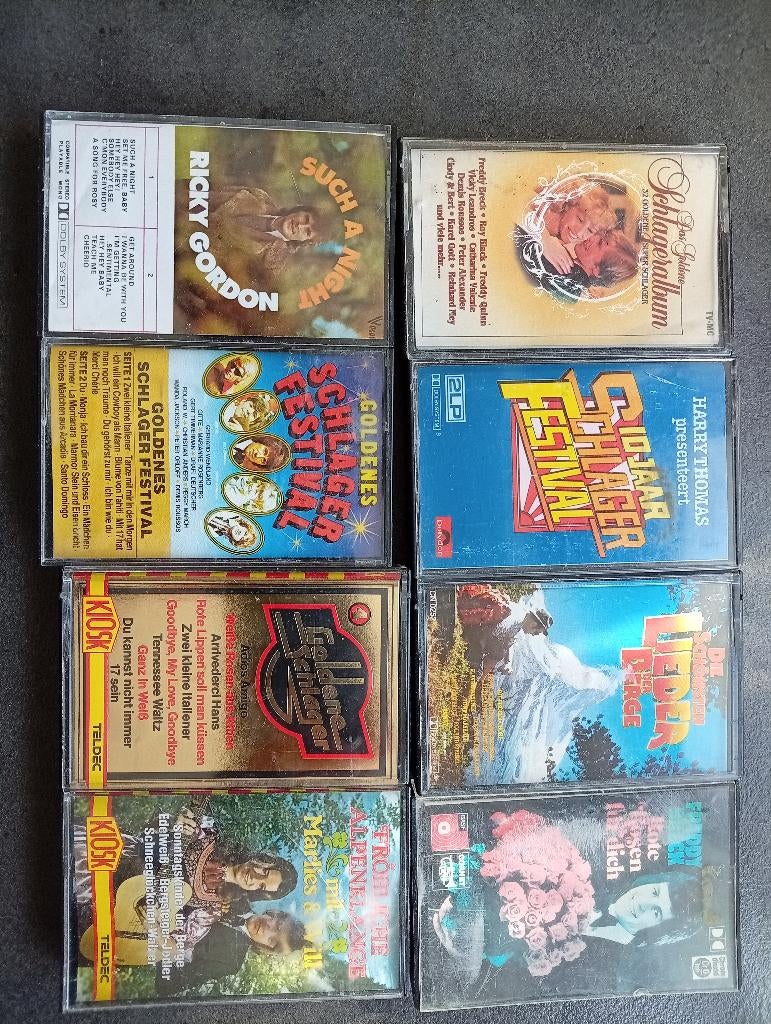 Verschillende oude ,zeldzame cassettes.  Nostalgie!, Muziek en Instrumenten, Overige Muziek en Instrumenten, Nieuw, Ophalen