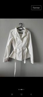 Nieuw jack met witte riem L, Kleding | Dames, Jassen | Zomer, Ophalen of Verzenden, Nieuw, Wit