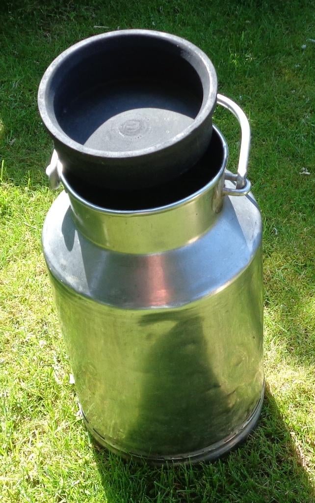 melkkan, Antiquités & Art, Curiosités & Brocante, Enlèvement