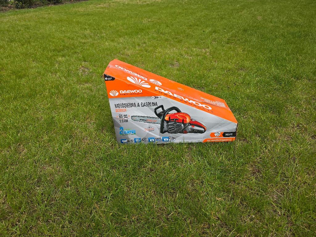 Kettingzaag nieuw in de doos!, Bricolage & Construction, Outillage | Scies mécaniques, Neuf, Tronçonneuse, 1200 watts ou plus