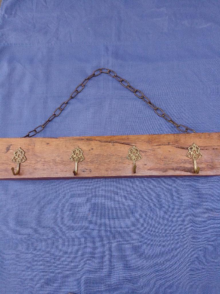 eikenbalk kapstok met koperen haken., Ophalen, Zo goed als nieuw