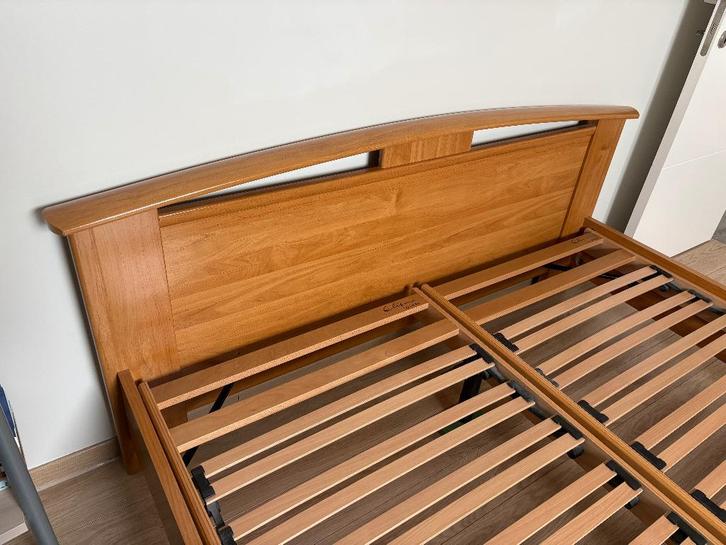 Bedframe + lattenbodems 160x200, Huis en Inrichting, Slaapkamer | Bedden, Zo goed als nieuw, Tweepersoons, 160 cm, 200 cm, Hout