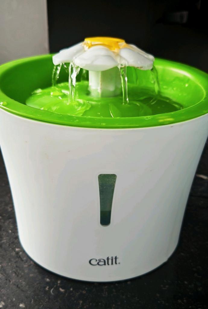 Fontaine eau chat Catit 3L, Animaux & Accessoires, Nourriture & Abreuvoirs pour chats, Enlèvement ou Envoi
