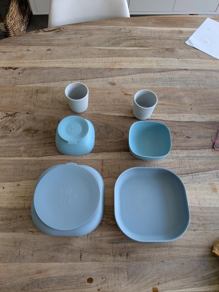 Borden en kommetjes met zuignappen, Ophalen