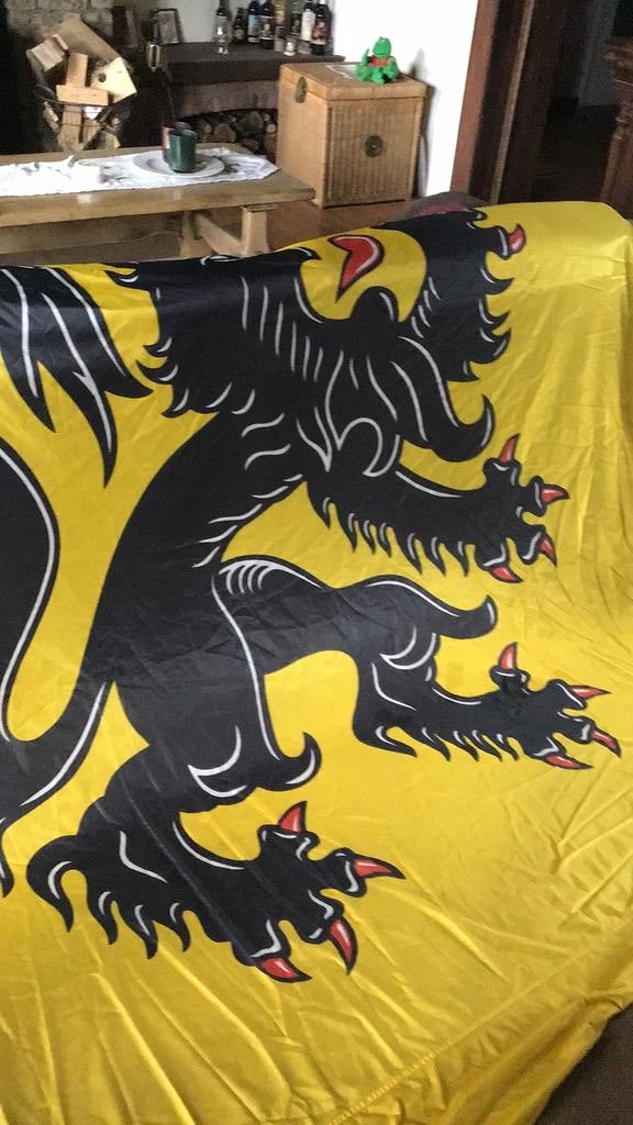 Oude Vlaamse leeuw vlag, Ophalen, Gebruikt