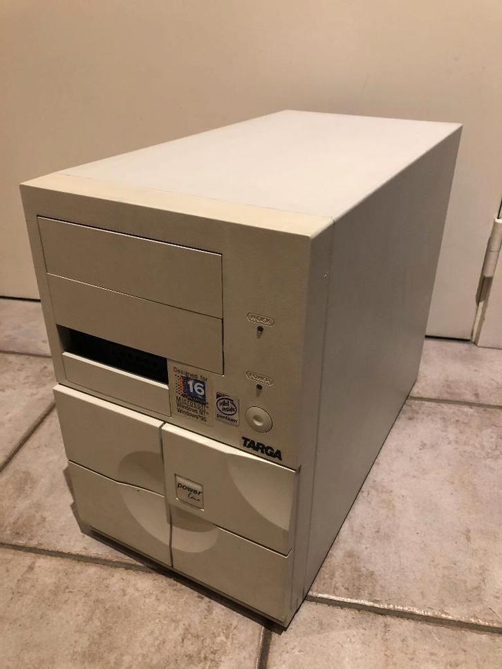 BB4 Mini Tower AT PC Case (P8P9 power connector), Computers en Software, Computerbehuizingen, Zo goed als nieuw, Ophalen