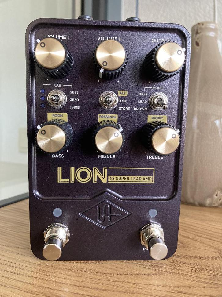 Universal Audio UAFX Lion 68 Super Lead Amp, Musique & Instruments, Effets, Comme neuf, Distortion, Overdrive ou Fuzz, Autres types
