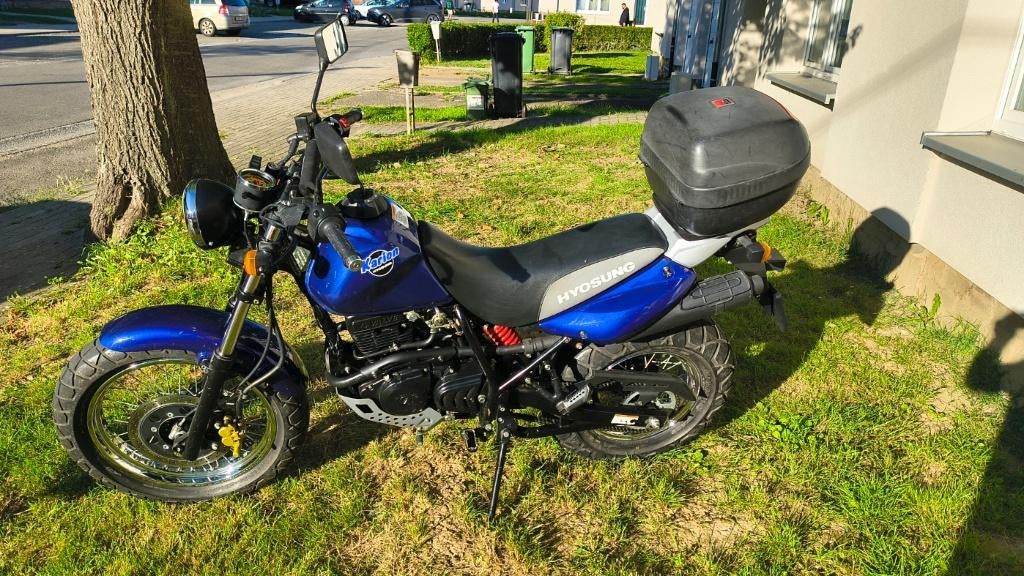 vend  hysoung karion 125 permis b, Motoren, Motoren | Yamaha, Particulier, 11 kW of minder, 1 cilinder, Handgeschakeld, Occasion