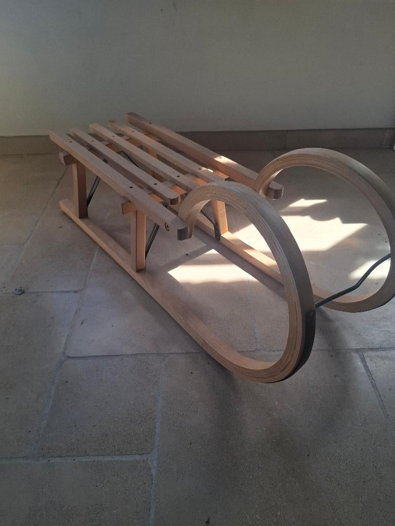 Slee, Ophalen, Zo goed als nieuw, Hout