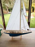 schaalmodel zeilboot Shamrock V, Ophalen, Zo goed als nieuw, 1:32 tot 1:50, Overige merken