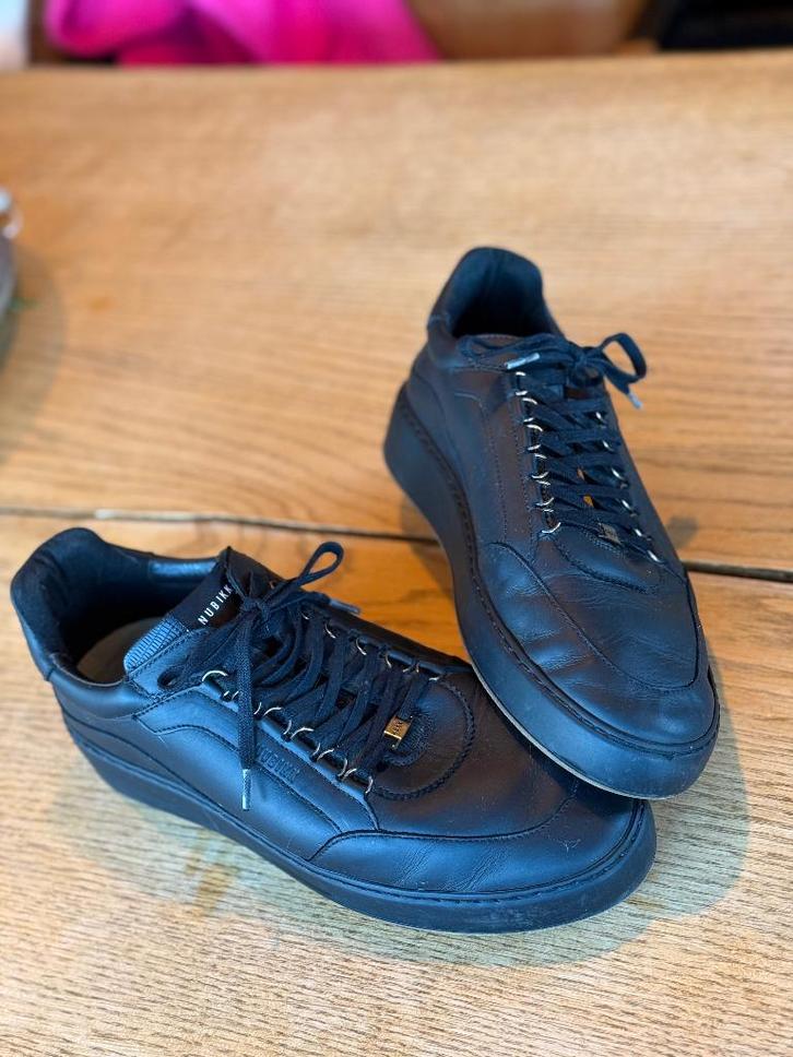 Te koop: Nubikk sneakers zwart leer maat 41/42 heren., Vêtements | Hommes, Chaussures, Comme neuf, Baskets, Noir, Enlèvement ou Envoi