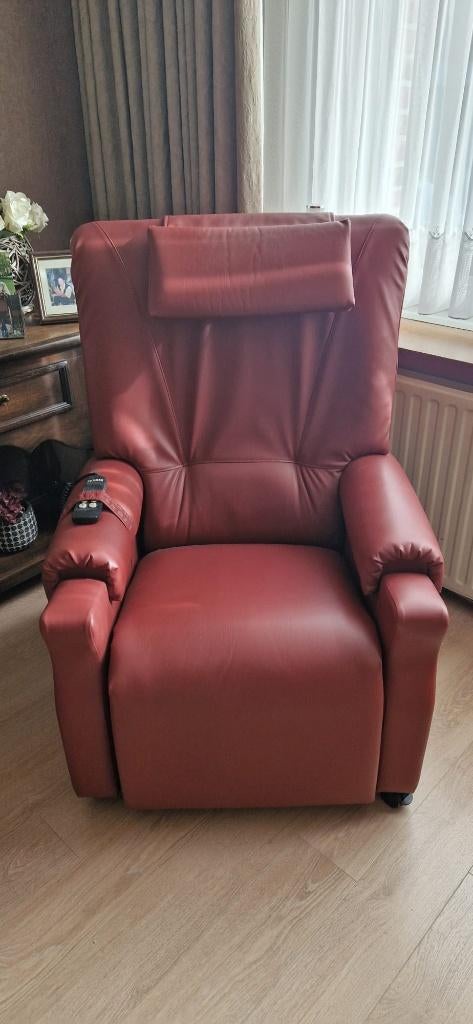 Fauteuil relax en cuir rouge bordeaux, Maison & Meubles, Fauteuils, Comme neuf, Cuir, 75 à 100 cm, 75 à 100 cm, Enlèvement