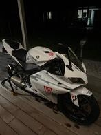 Yamaha YZF R125, Motoren, 125 cc, 11 kW of minder, 1 cilinder, Sport