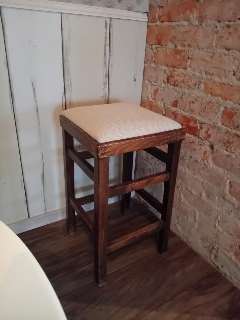 Houten krukje, Huis en Inrichting, Barkrukken, Ophalen