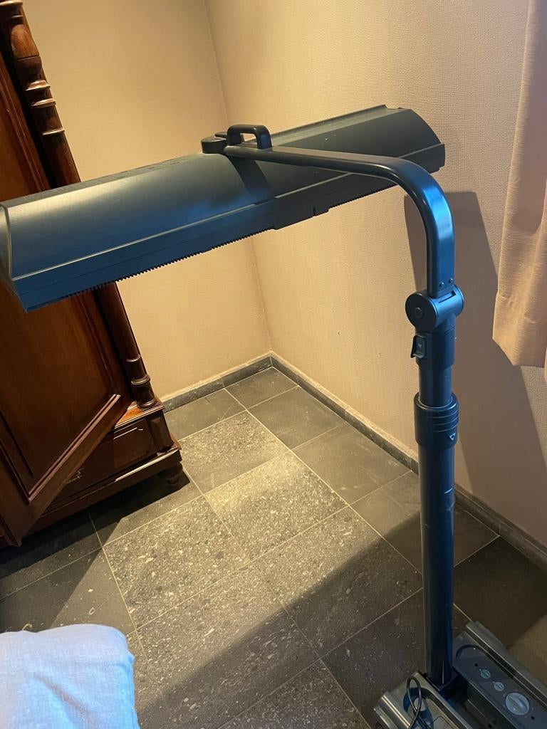 Zonnehemel. ZG staat. €100., Elektronische apparatuur, Zonnebanken en Gezichtsbruiners, Ophalen, Zo goed als nieuw, Zonnebank enkelzijdig