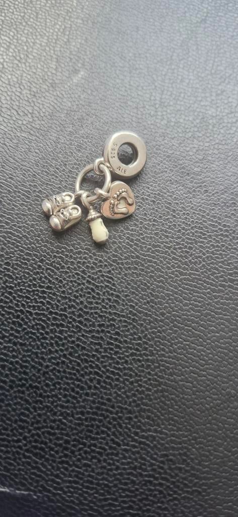 Pandora, Enlèvement ou Envoi, Pandora