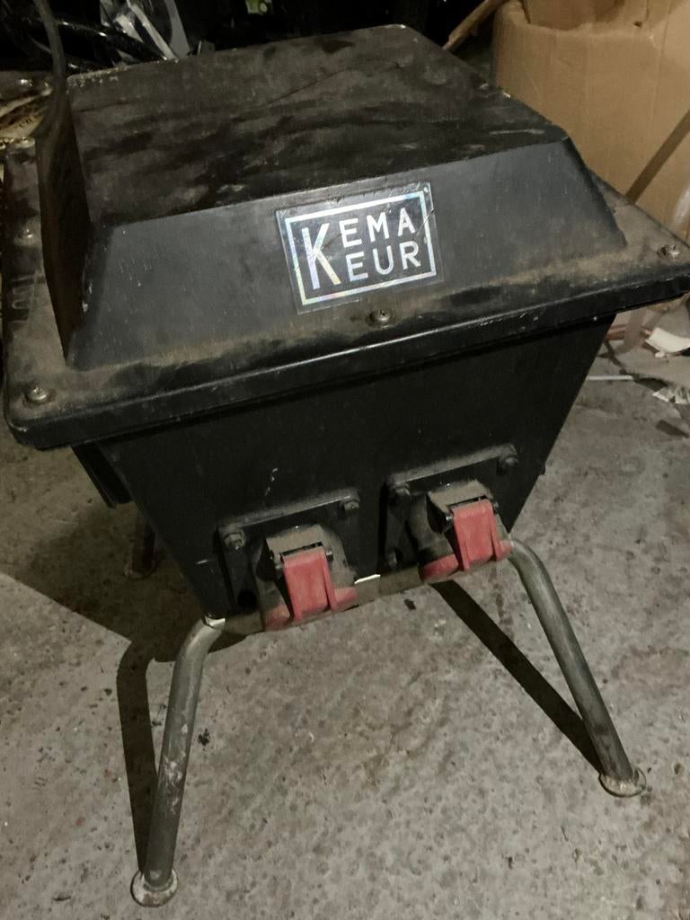 Boîtier de distribution/armoire de rangement RECO sur pied, Bricolage & Construction, Électricité & Câbles, Utilisé, Autres types