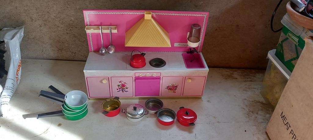 Vintage blikken keukentje, Ophalen