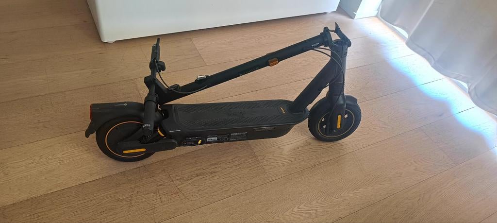 Segway Ninebot KickScooter MAX G2., Fietsen en Brommers, Ophalen