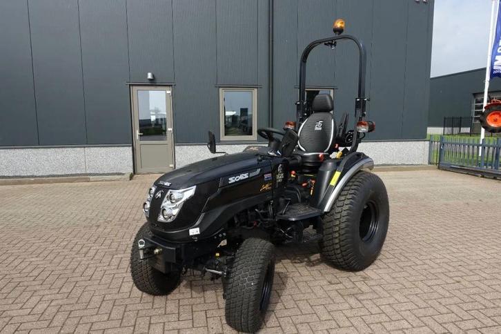 Solis 26H 4wd HST / 0002 Draaiuren, Articles professionnels, Agriculture | Tracteurs, Autres marques, Utilisé