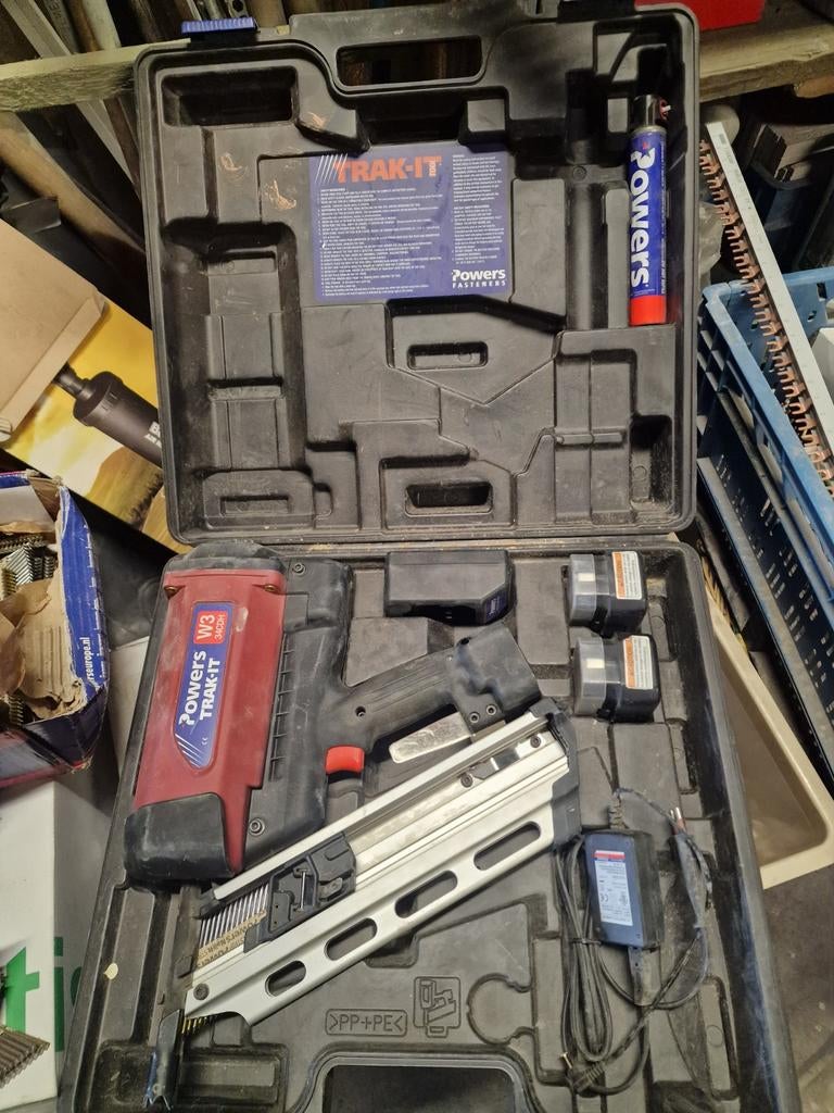 Spijketpustol, Ophalen