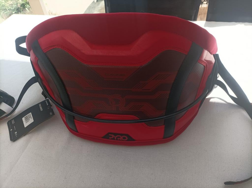 Dakine Pyro windsurf/kite trapeze NIEUW, Watersport en Boten, Kitesurfen, Ophalen, Kite