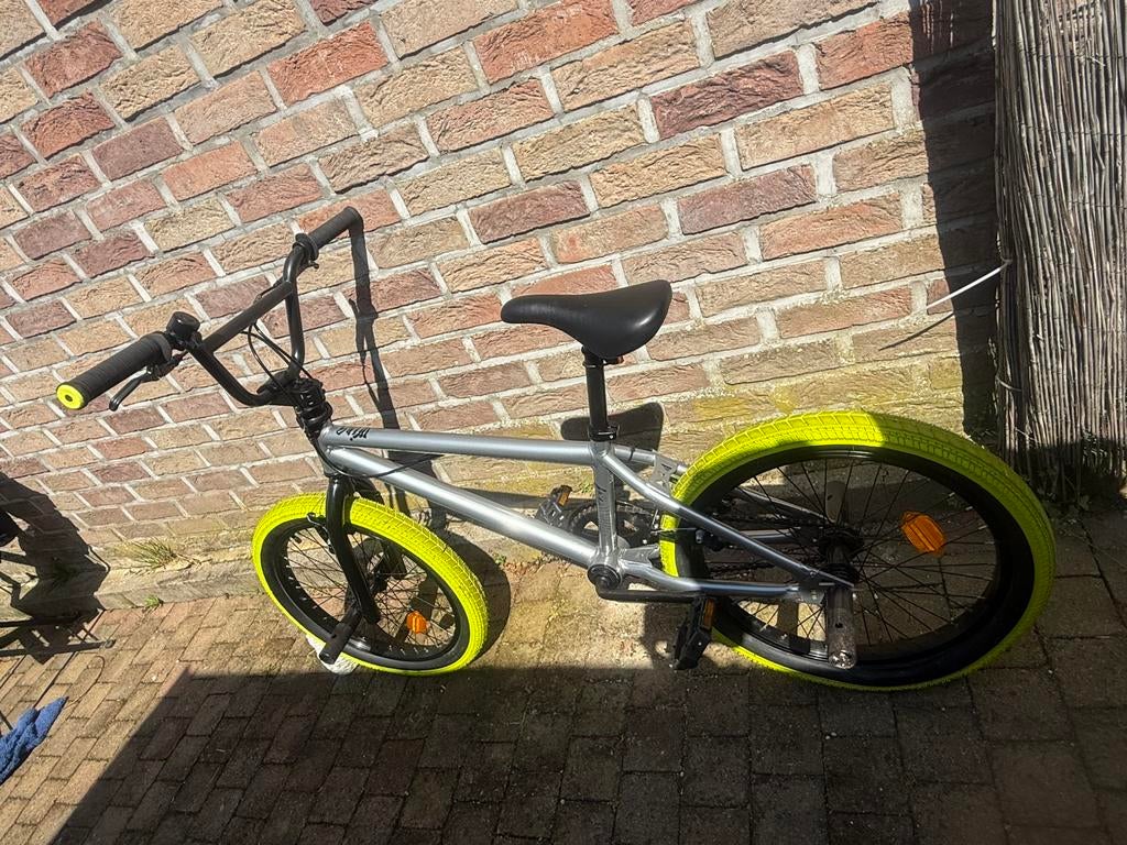 BMW comme neuf sorti 2 fois, Enlèvement, Comme neuf