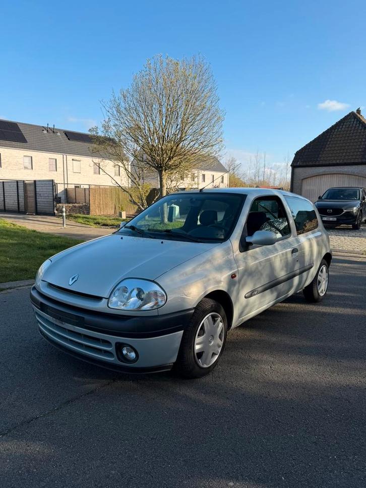 Renault Clio 1.2 benzine, Autos, Renault, Particulier, Clio, Airbags, Alarme, Verrouillage central, Vitres électriques, Phares antibrouillard