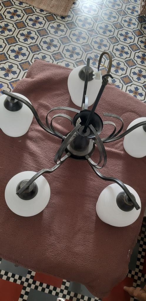 Lustre, Enlèvement, Verre