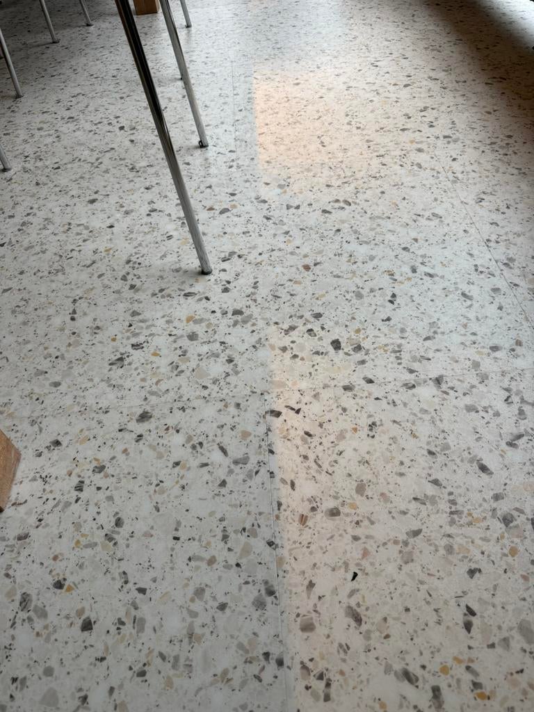 Floorify, Enlèvement, Comme neuf