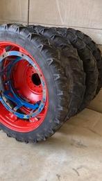 270/95r48 + 270/95R32, Articles professionnels, Agriculture | Pièces | Pneus, Jantes & Essieux, Enlèvement