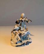 mooi blauw porseleinen romantisch beeldje, Antiek en Kunst, Ophalen of Verzenden