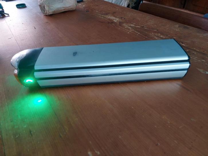 Gazelle zilver, Fietsen en Brommers, Fietsaccessoires | Fietsaccu's, Gebruikt, Ophalen of Verzenden