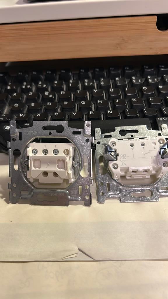 Niko wisselschakelaar, Ophalen of Verzenden, Nieuw