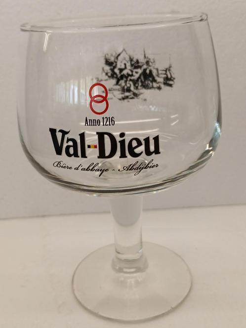 Mooi glas op standaard VAL-DIEU Abdijbier - Abdijbier doub, Verzamelen, Biermerken, Zo goed als nieuw, Glas of Glazen, Overige merken