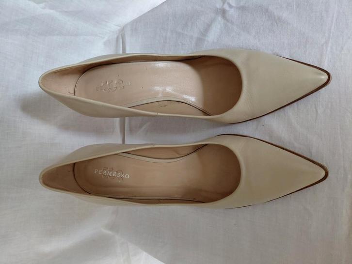 escarpins permesso beiges 40, Kleding | Dames, Schoenen, Gedragen, Pumps, Ophalen of Verzenden