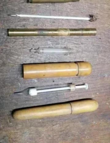 WW1 WW2 set medische spuit en thermometer  beschikbaar voor biedingen