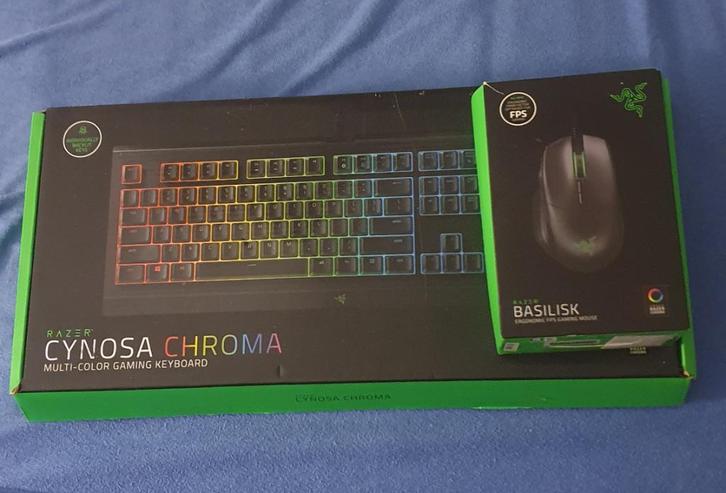 Lot Gaming Razer Cynosa Chroma + Razer Basilisk, Computers en Software, Toetsenborden, Zo goed als nieuw, Azerty, Bedraad, Ergonomisch